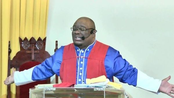 Pendeta di Jamaika Menggorok Leher Manusia Untuk “Pengorbanan”, Dibantu 41 Jemaahnya
