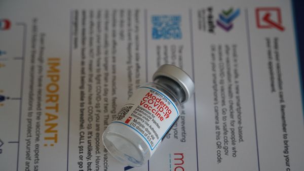 Rebutan Vaksin Moderna di Shopee yang Ludes Terjual dalam Hitungan Menit