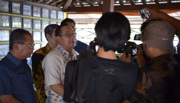 Sutrisna Wibawa, Rektor Nyentrik dari UNY Calonkan Diri sebagai Bupati Gunungkidul