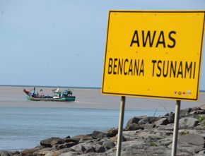 Terbaru: Geolog UGM Jelaskan Kemungkinan Tsunami Pantai Selatan Jawa