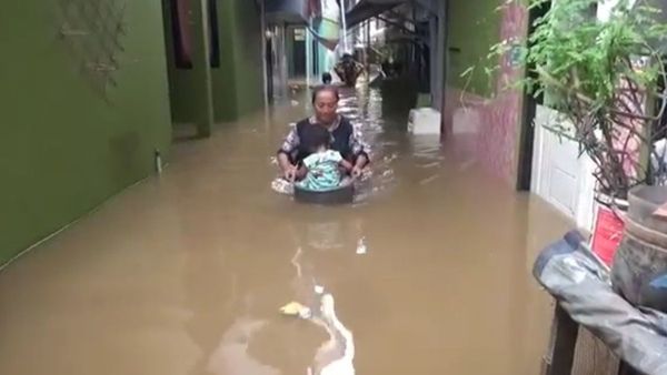 Kebon Pala Banjir Akibat Luapan Kali Ciliwung, Terhitung Sudah 12 Kali dalam Sebulan