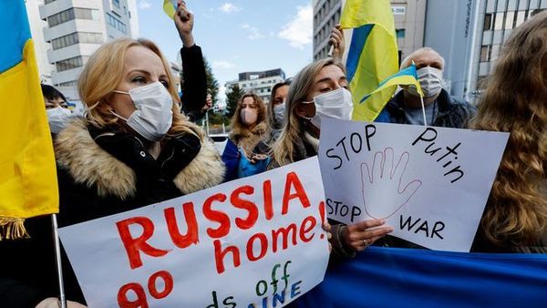 Perang Rusia-Ukraina Pecah, Vladimir Putin Didemo Warga dari Seluruh di Dunia