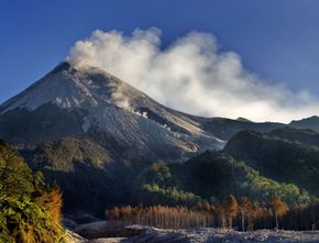 Berita Jateng Hari Ini: Antisipasi Gunung Merapi, Warga Boyolali Giatkan Ronda Malam