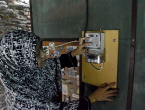 Penyesuaian Tarif Listrik: Kebijakan Stabilitas untuk Penggunaan Energi Efisien