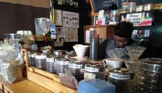 Strategi Coffee Shop di Yogyakarta Dalam Mengelola Persediaan Bahan Baku di Tengah Meningkatnya Tren 