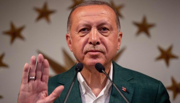 Lira Anjlok 40 Persen, Erdogan Pecat Menteri Keuangan