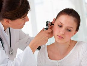 5 Penyebab Telinga Berdenging Sebelah Kanan Ini Sering Disalahartikan
