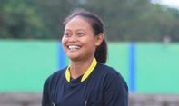 Dewi Latifah Bakul Angkringan yang Jadi Wasit Putri Sepakbola Nasional