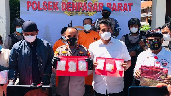 Jadi Pengedar Pil Koplo Bareng Istri, Pedagang Bakso di Denpasar Berujung Ditangkap Polisi