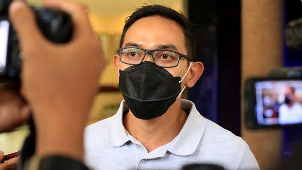 Nakes Surabaya Cek Rekening, Insentif Oktober-Juni 2021 Sudah Cair
