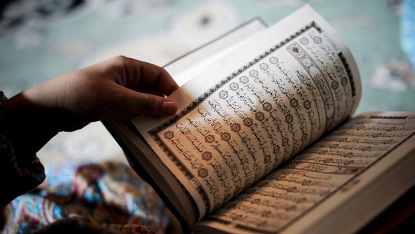 Berita Terkini: Ancam Sobek Al-Quran, Wanita Ini Diringkus Polisi