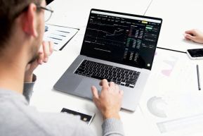 Rame! Ini 5 Aplikasi Investasi Saham Amerika yang Jadi Pilihan Investor Indonesia