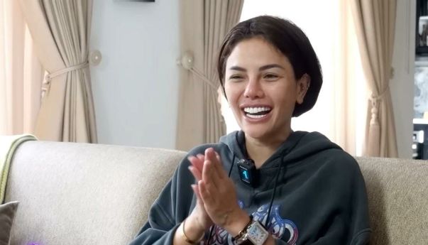 Nikita Mirzani Teriak Histeris dan Nangis Saat Ditahan Kejari, Pengacara: Biar Allah yang Turun Tangan