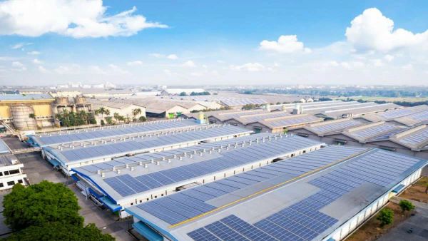 Pembangkit Listrik Tenaga Surya (PLTS): Apa Itu dan Penjelasan Lengkap! Pembangkit Listrik Tenaga Surya (PLTS): Apa Itu dan Penjelasan Lengkap!