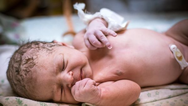 Bayi di China Dinyatakan Positif Virus Corona 30 Jam Setelah Dilahirkan