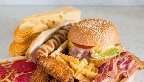 Akibatkan Peradangan, Pasien COVID-19 Wajib Hindari Makanan Ini