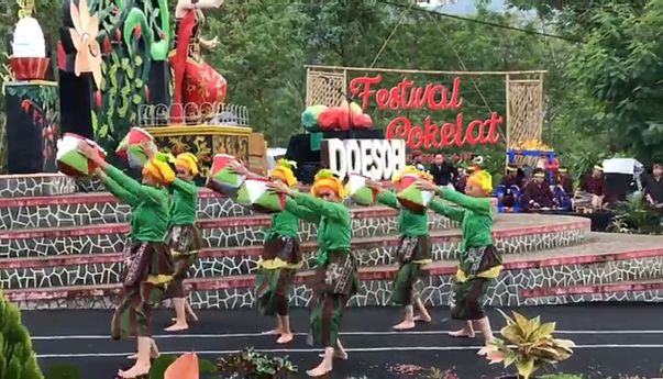 Valentine Tiba, Yuk Jalan-Jalan ke Kebun Coklat Banyuwangi