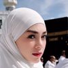 Celine Evangelista Panjatkan Doa Ini saat Jalani Umrah Pertama setelah Mualaf