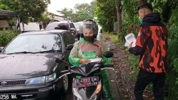 Pemuda Pancasila Bantul Turun ke Jalan, Bagikan 3.000 Masker Gratis