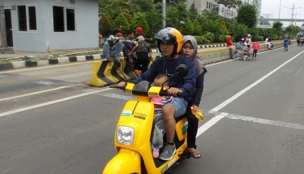 Polisi Kaji Aturan Motor Listrik di Indonesia