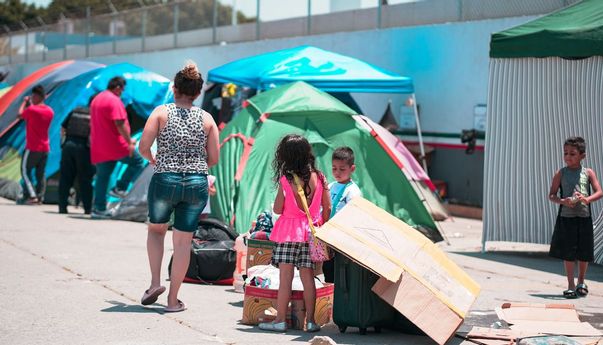 Trump Bakal Denda Migran Ilegal yang Tak Tinggalkan Amerika hingga 998 Dollar AS per Hari
