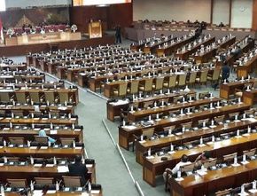 Rapat Paripurna DPR RI Disulap Jadi Medan Kampanye, PDIP Golkar Demokrat Serukan Capres Jagoannya