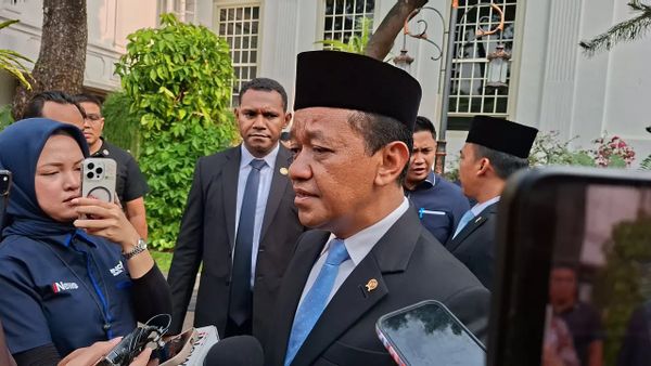 Kok Bisa Bahlil Lahadalia Rangkap Jabatan Menko Hilirisasi dan Transisi Energi?