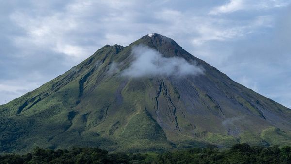 Pendakian Gunung Semeru Kembali Dibuka, Kuota Terbatas dan Wajib Booking Online
