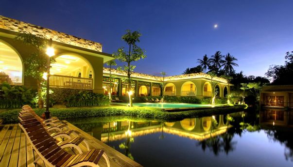 Menginap Sambil Menikmati Danau di Westlake Resort Jogja