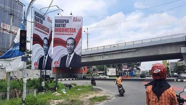Baliho Jokowi 3 Periode Terpampang di Pekanbaru, Perpanjangan Masa Jabatan Presiden Bukan Cuma Isu dan Wacana?
