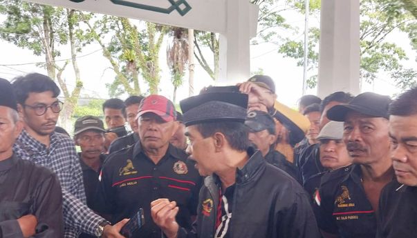 Kasus Inses Ibu-Anak, Walkot Bukittinggi Dipolisikan Warga