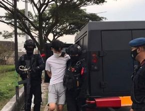 Diduga Panik Takut Ditilang, Bocah Pengemudi VW Kuning Malah Tabrak Polisi di Prambanan