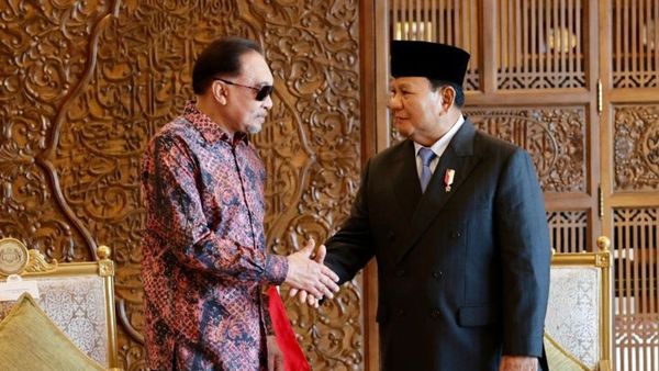 Bertemu Anwar Ibrahim, Prabowo Sampaikan Indonesia Akan Jaga Hubungan Baik dengan Malaysia