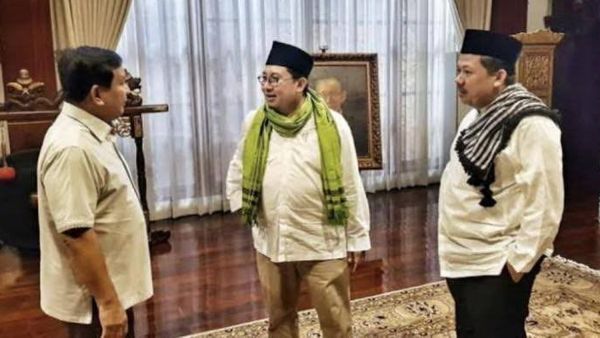 Fahri Hamzah ke Fadli Zon Soal Teguran Prabowo: “Bro Jangan Kapok Ya”