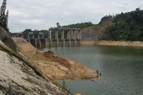 Elevasi Waduk PLTA Koto Panjang Terus Menurun, Operasional Turbin Terancam Berhenti?