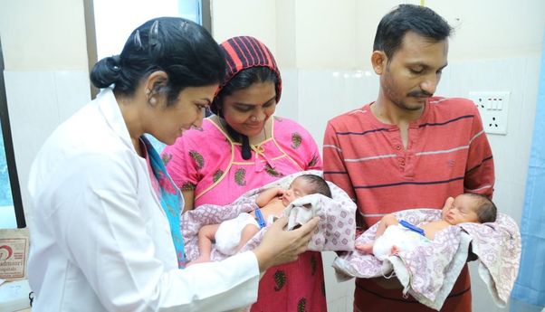 Tepat di Hari Kematian Kedua Putrinya, Seorang Perempuan di India Melahirkan Bayi Kembar: Mereka Telah Lahir Kembali