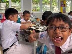 Dinkes Uji Sampel MBG Penyebab Keracunan Ratusan Siswa di SMPN 35 Bandung