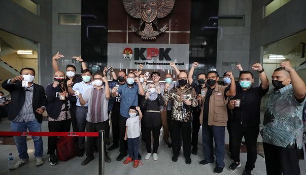 Eks Pegawai KPK Menyerbu Twitter Iwan Fals karena Rekannya Disinggung Beralih Profesi Jualan Nasi Goreng