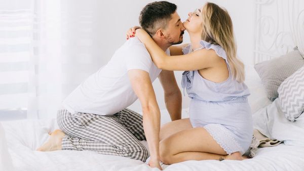 Hamil 4 Bulan, Bolehkah Berhubungan Seksual?