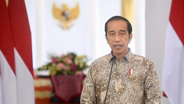 Masyarakat Mulai Tak Percaya Jokowi, Rocky Gerung: Wong Kabinet Sibuk Pasang Baliho