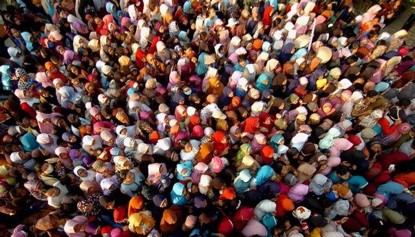 Laporan Kemendragi: Total Penduduk Indonesia Saat Ini Mencapai 271,35 Juta Jiwa