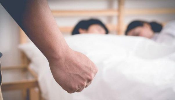 Suami di Kulonprogo Tewas di Tangan Selingkuhan Istri usai Pergoki Mereka Bercumbu di Belakang Rumah