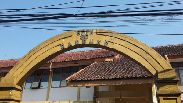 342 Siswa dan 2 Guru di SMPN 35 Bandung Alami Keracunan usai Konsumsi Makan Bergizi Gratis