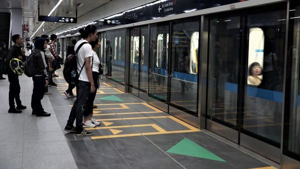 Penumpang MRT Jakarta Tak Lagi Wajib Pakai Masker