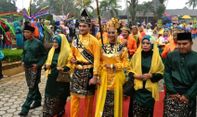 Keunikan Pakaian Adat Kalimantan Barat (Pontianak) yang Agamis nan Elegan