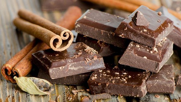 Riset Membuktikan Bahwa Cokelat Hitam Bisa Meningkatkan Kesuburan