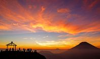 Berburu Sunrise di Wisata Dieng, Jawa Tengah