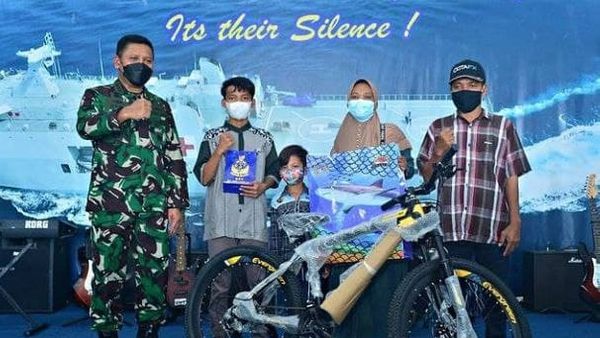 Viral Bocah SD Selamat setelah Bertahan 3 Jam di Tengah Laut, TNI AL Beri Apresiasi