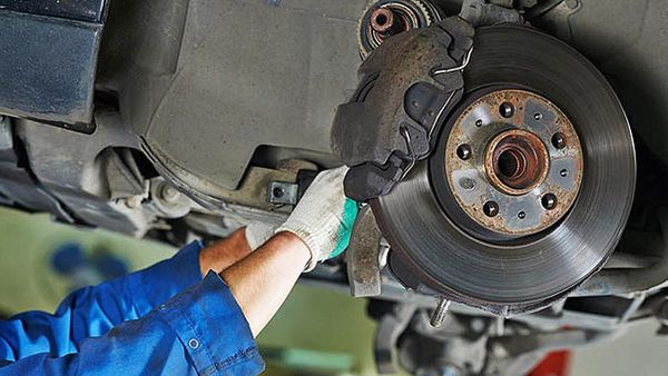 Piringan Cakram Mobil Terkikis? Ini Penyebabnya!