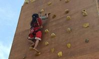 Berita Jateng: Luar Biasa! Spiderman Cilik dari Pekalongan Sukses Tundukkan Wall Climbing 12 Meter